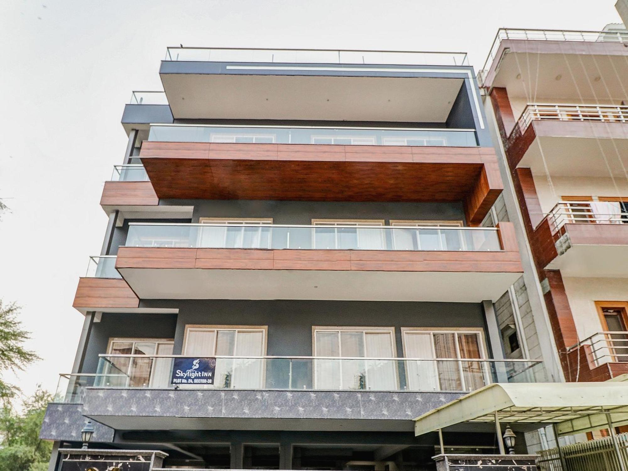 Townhouse Skylight Near Medanta Hospital Hotel Gurgaon Buitenkant foto