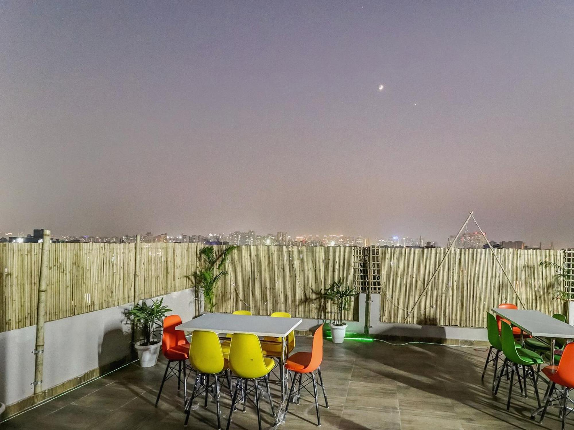 Townhouse Skylight Near Medanta Hospital Hotel Gurgaon Buitenkant foto
